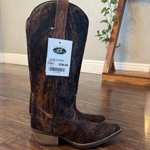 Sterling River Women's Brown Heeled Boots